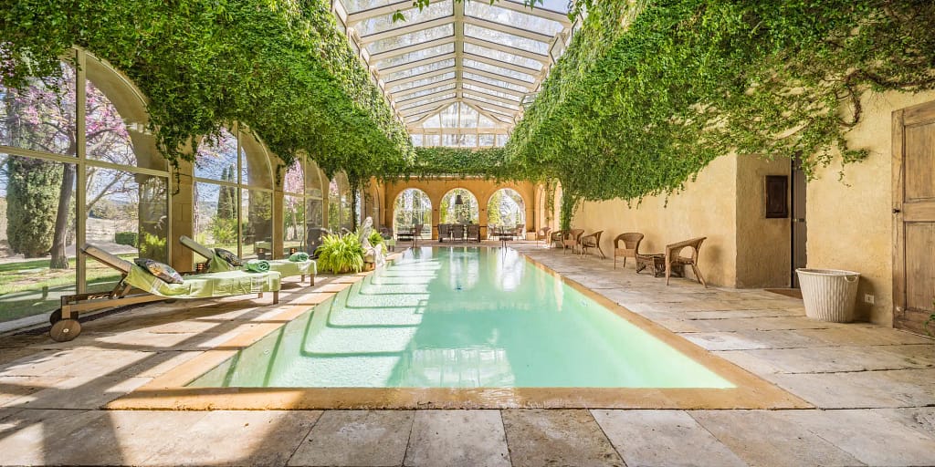 chateau lavande pool