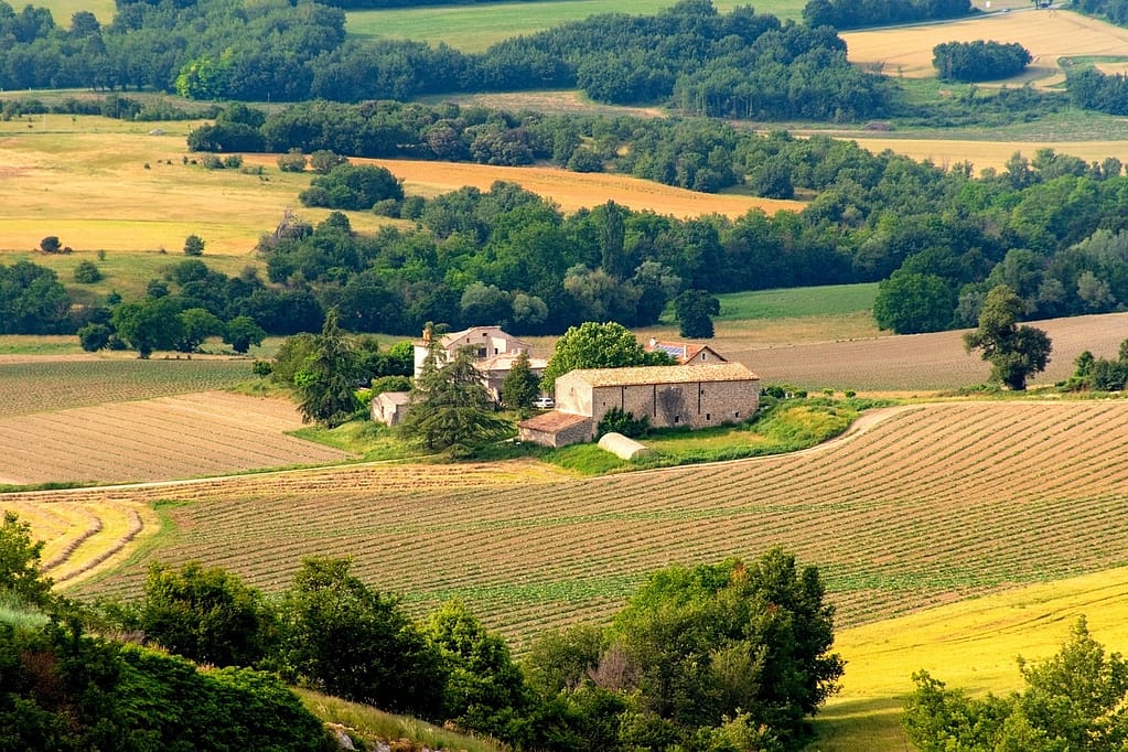Top 12 luxury venues for weddings - Provence countryside.