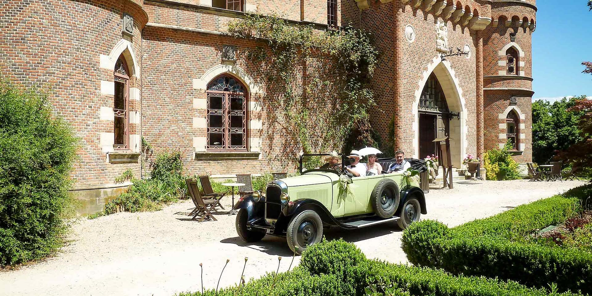 vintage car wedding France
