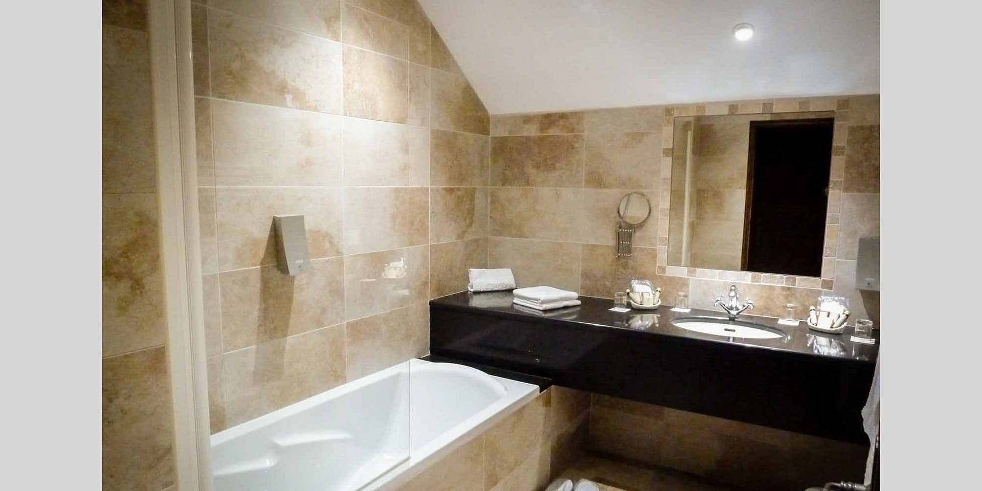 chateau maulmont bathroom