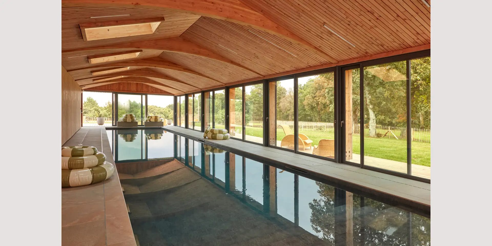 wedding venue brittany pool