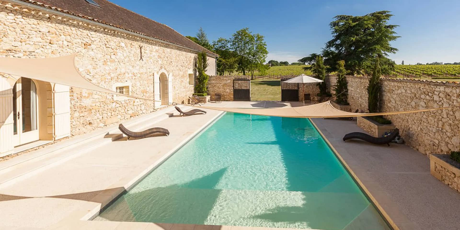 chateau to hire dordogne pool