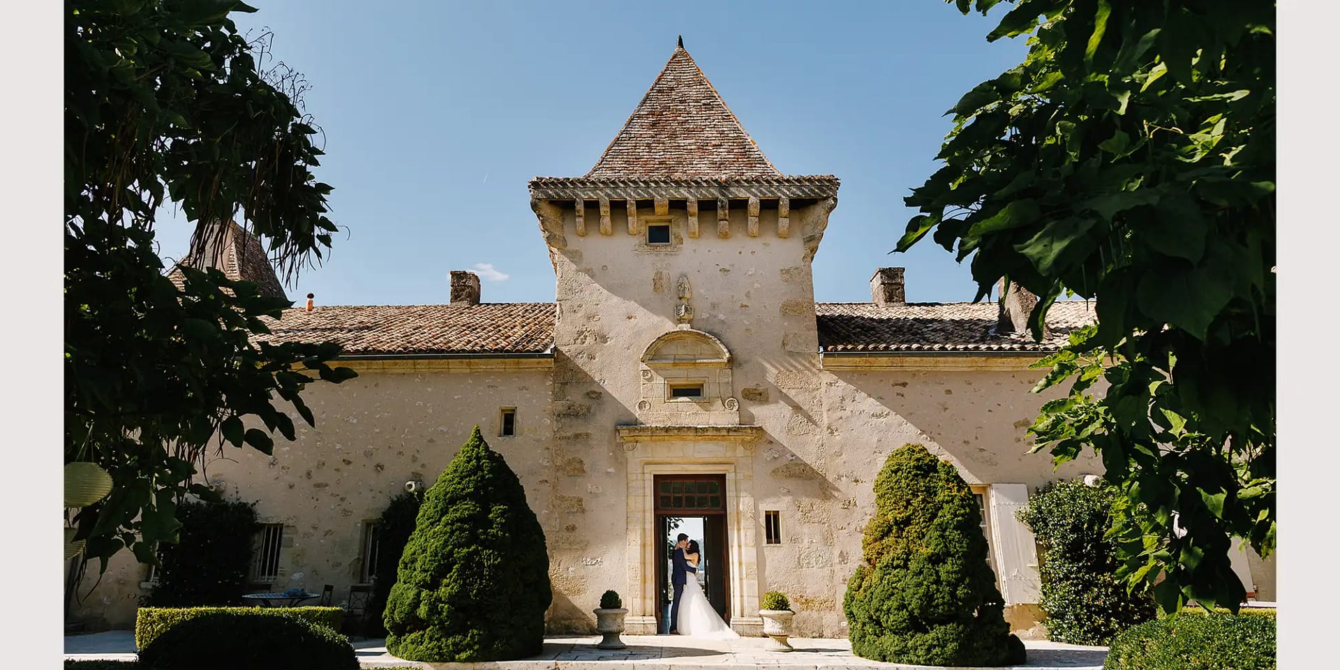 chateau la dordogne wedding