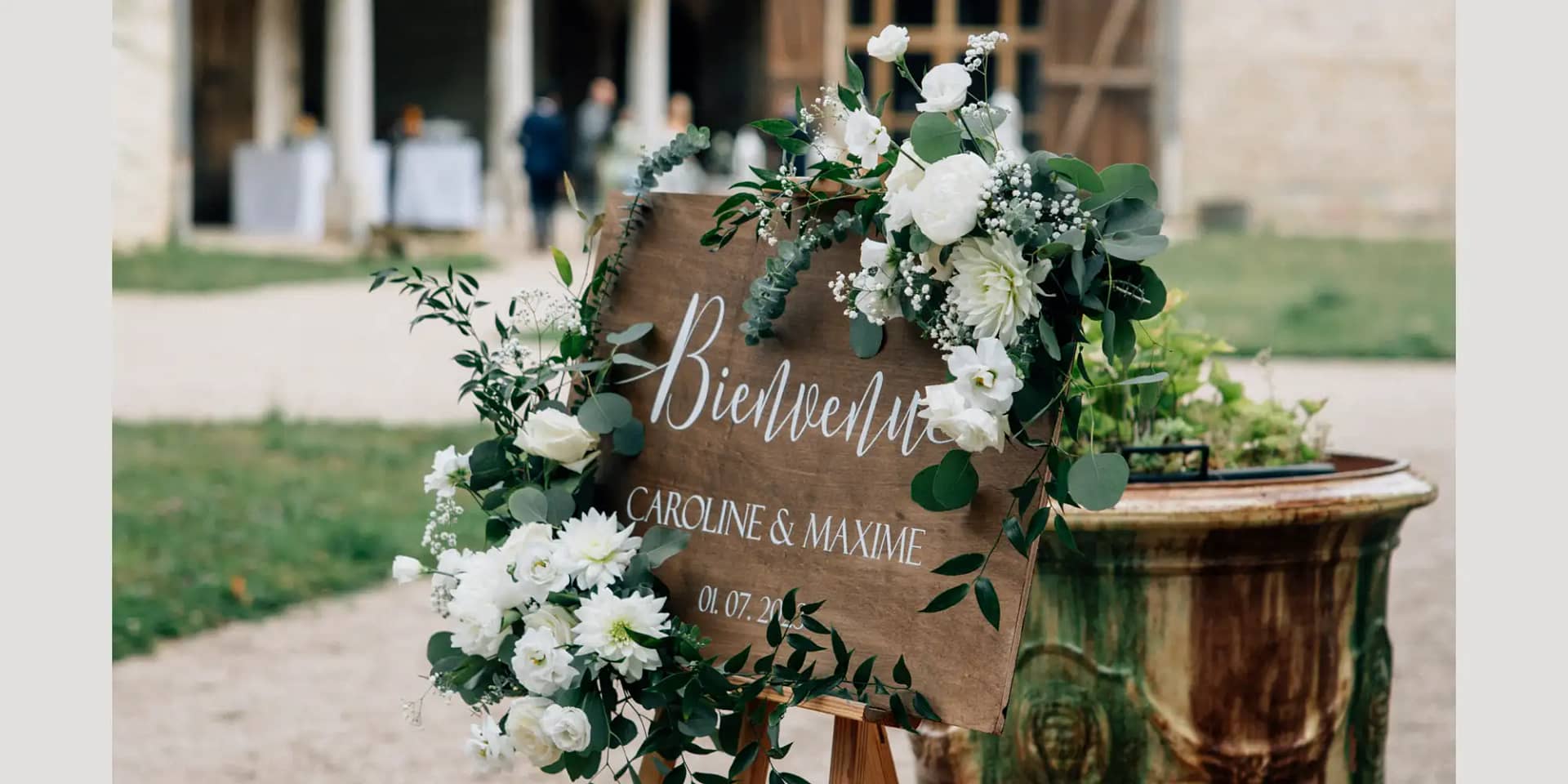 wedding in burgundy