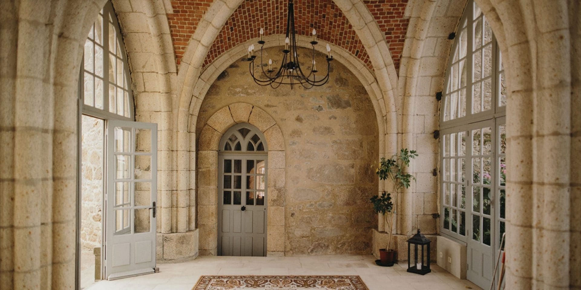 poetes Chateau wedding