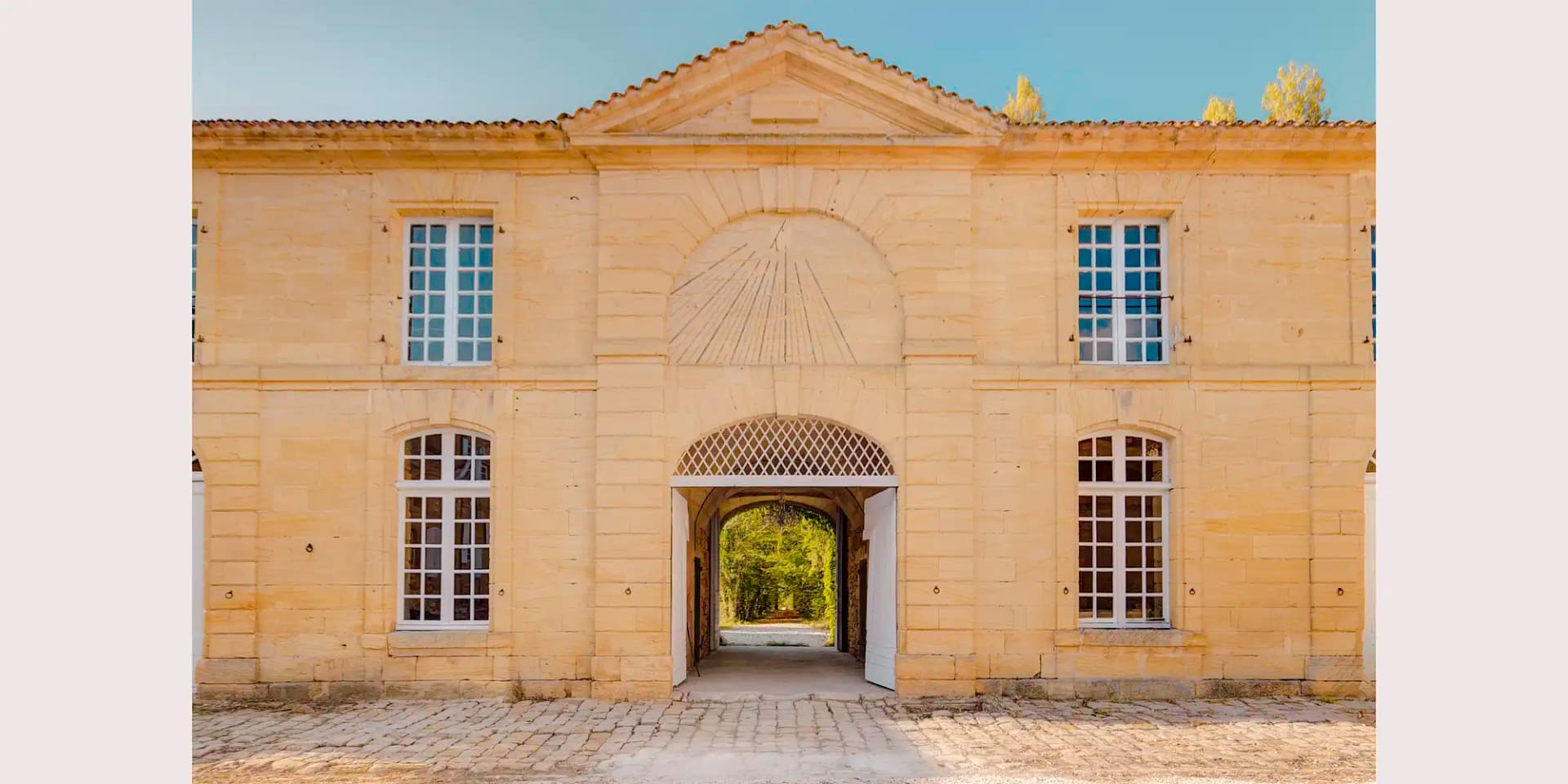 durantie chateau like wedding