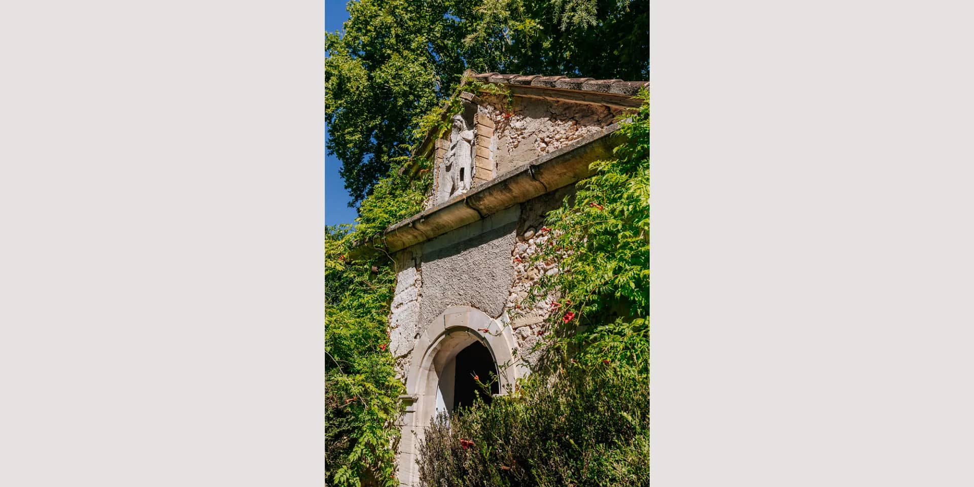 Chateau du Jonquier provencal venue with chapel
