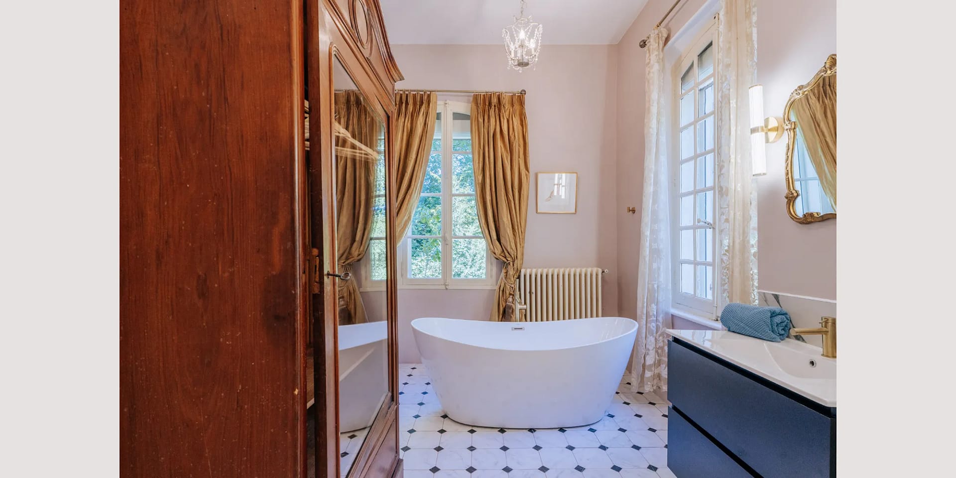 chateau jonquier bathroom
