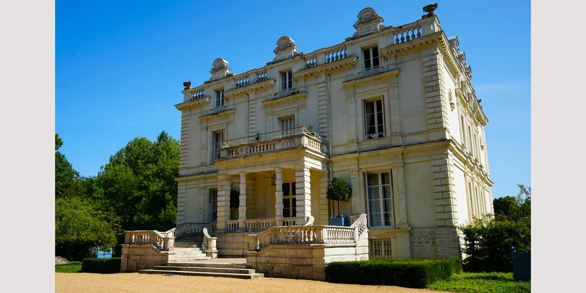 luxury loire valley chateau
