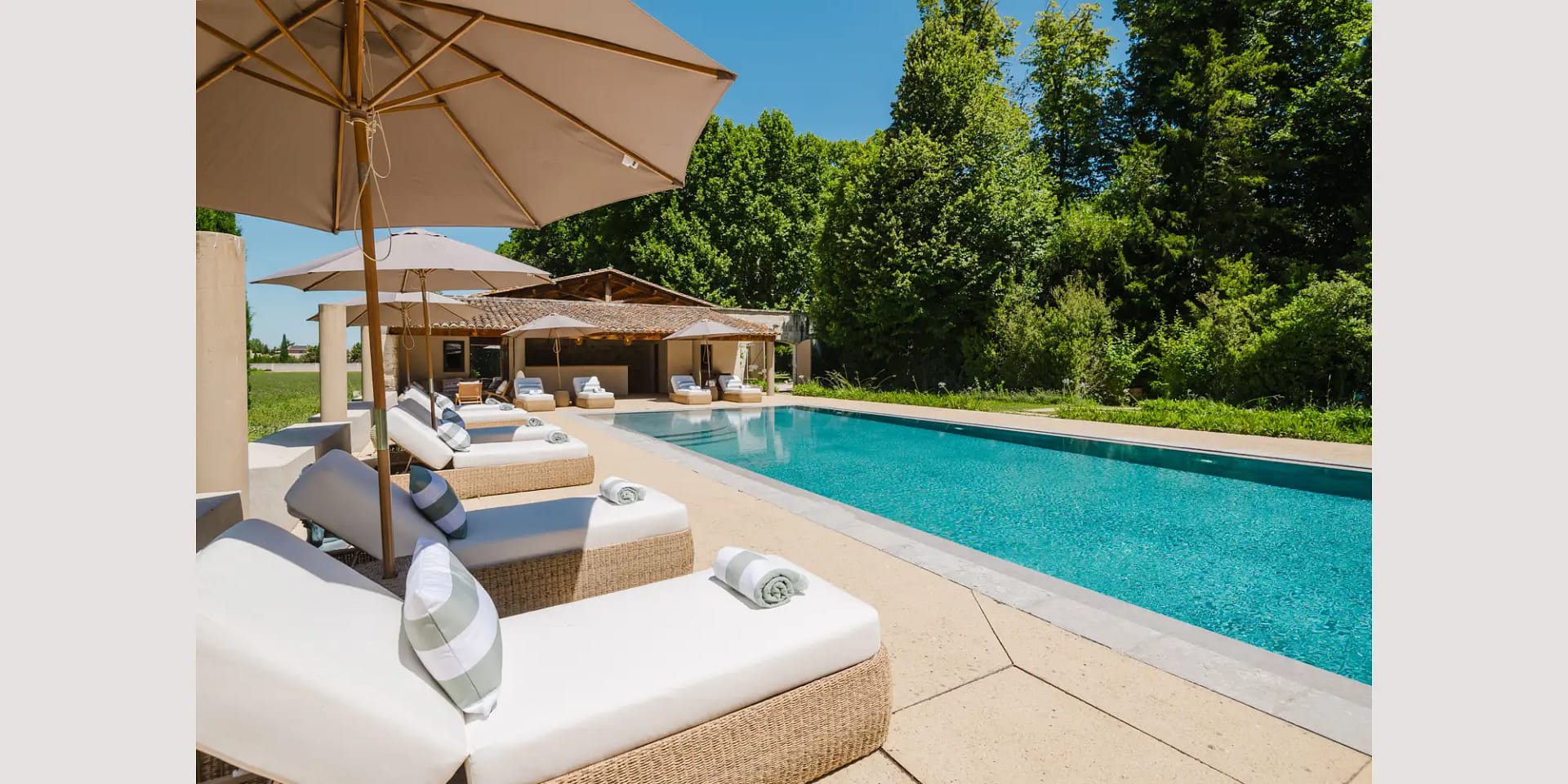 how much does it cost to get married at chateau saint perret